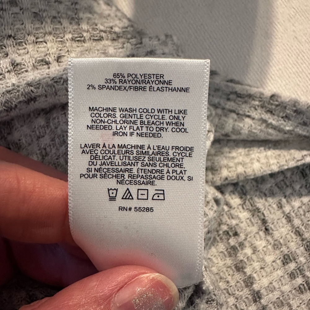 Express Textured Gray Knit Top - Picture 10 of 10